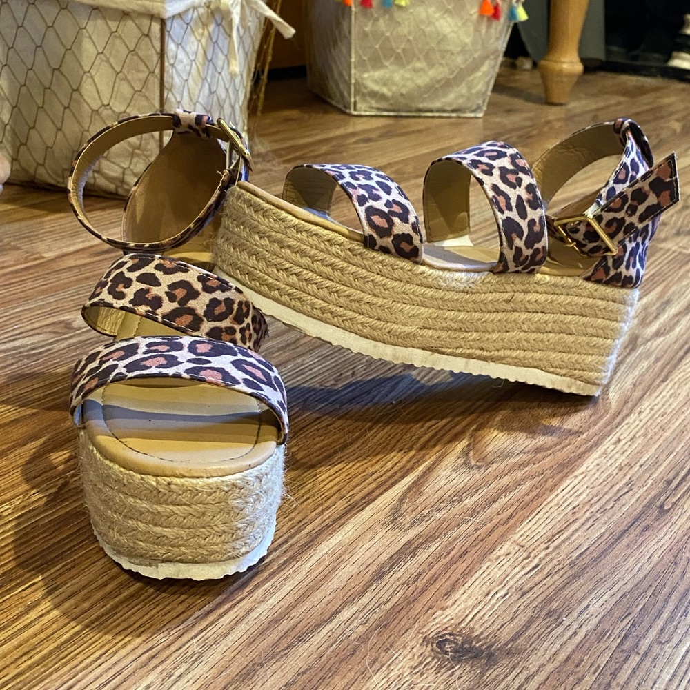 Leopard platform sandals